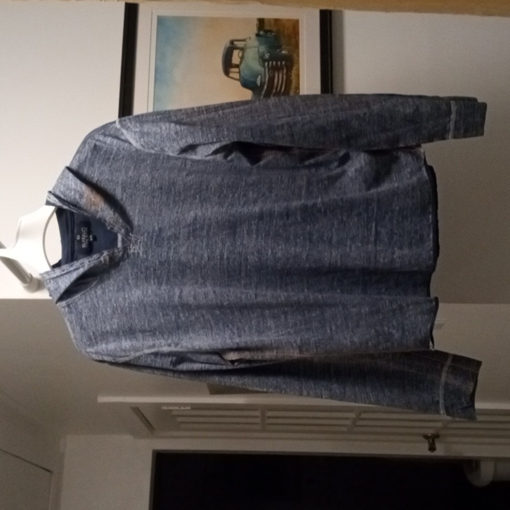 Buffalo XL Long Sleeve shirt with a Hood